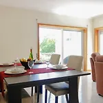 Апартаменты Senhora Areias - Spacious Near The Cabedelo Виана-ду-Каштелу