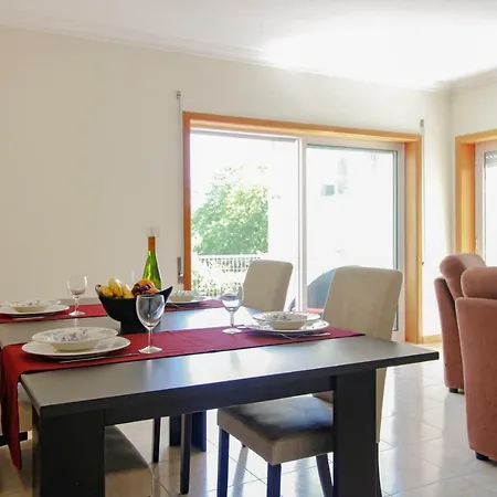 Апартаменты Senhora Areias - Spacious Near The Cabedelo Виана-ду-Каштелу